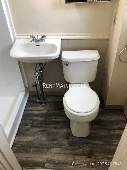 Building Photo - 8 Willow St