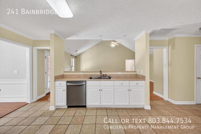 Building Photo - 241 Bainbridge Dr