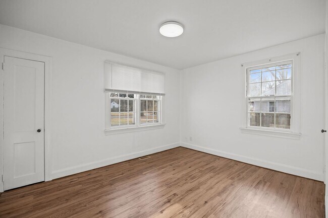 Building Photo - Cozy Home on a Quiet Street