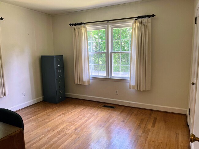 Bedroom 2 - 3805 Knollwood Dr