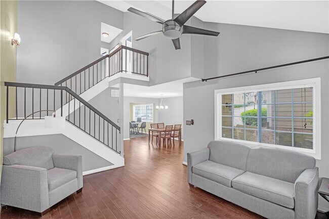 Primary Photo - 1468 Briarwood Rd NE