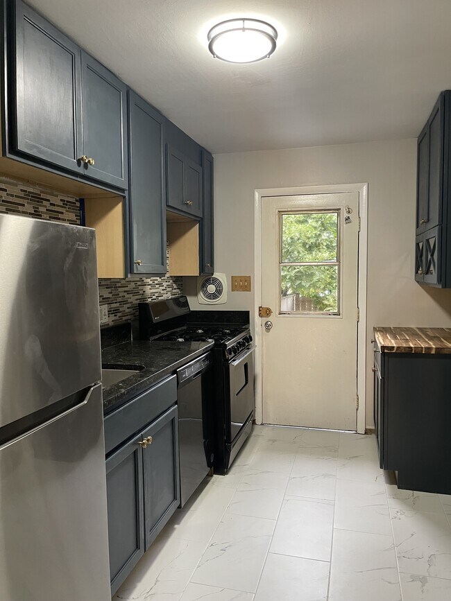 Building Photo - 8203 Durness Ct