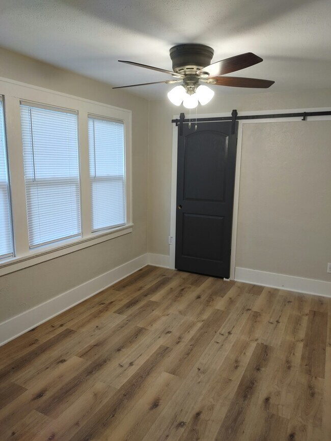 Building Photo - 703 St Olaf Ave W
