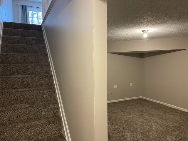 Building Photo - 1913 Ridgebury Dr