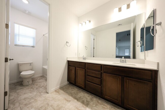 Building Photo - 3 Bedroom + Den and Loft in Aloravita Community