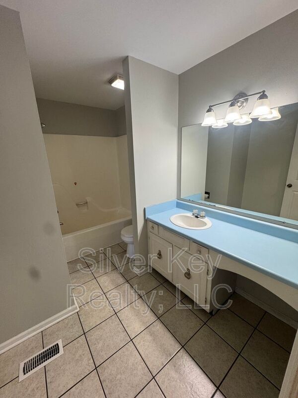 Building Photo - 123 Co Rd 622