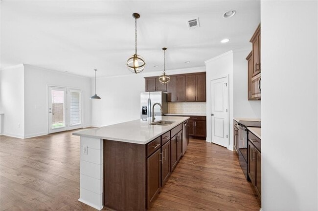 Building Photo - 5524 Garens Way