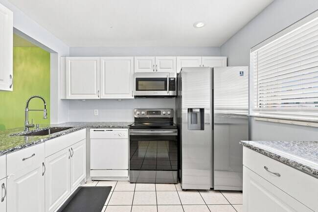 Building Photo - 13521 S Indian River Dr