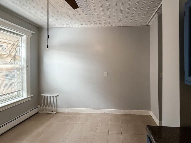 Building Photo - 550 West Side Ave