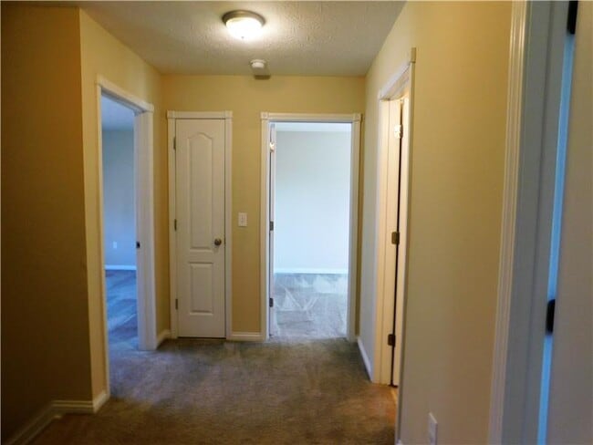 Building Photo - 6512 Oak Crest Dr