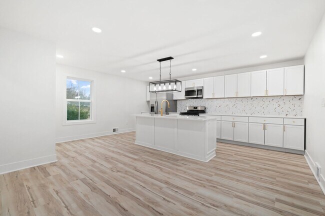 Building Photo - Gorgeous 3 bedroom home in Verona available now!
