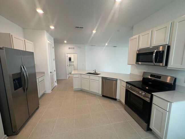 Building Photo - Stunning new construction 3/2 in Wynnstone Gated Community of Davenport.  Available now!