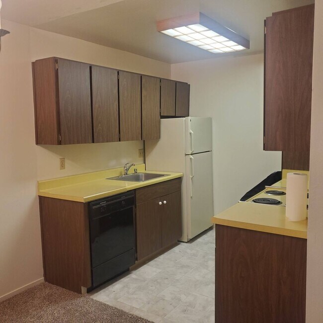 Building Photo - Location, Location! Easy Living in Walnut Creek near Heather Farms/John Muir