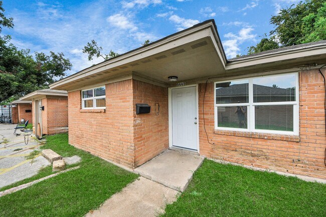 Building Photo - 5441 Minden St