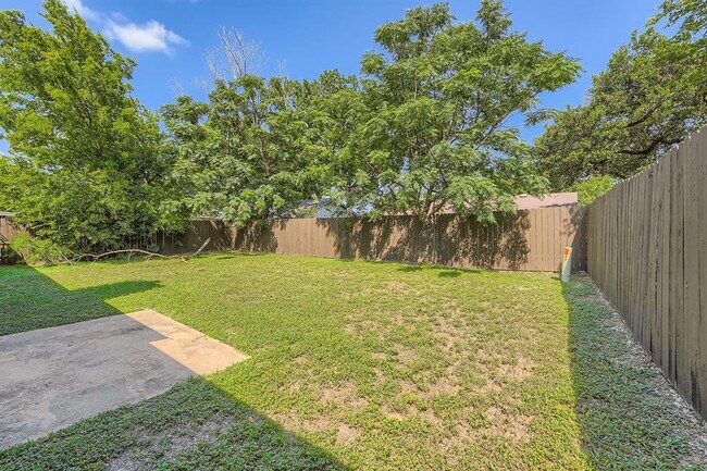 Building Photo - 6509 Krollton Dr