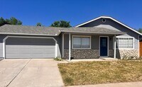 Building Photo - Nicely renovated 3 bedroom home!