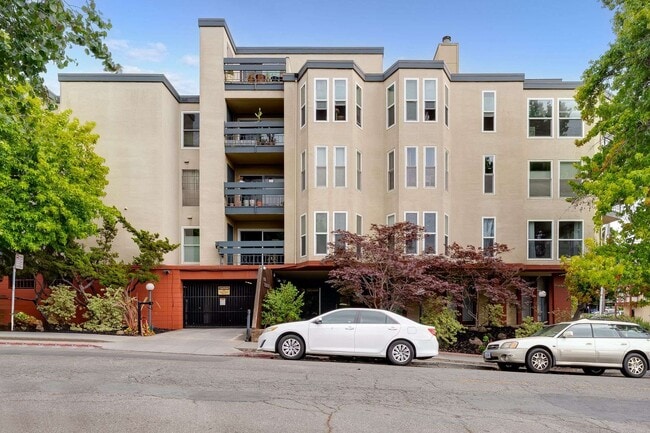 Primary Photo - 500 Vernon St