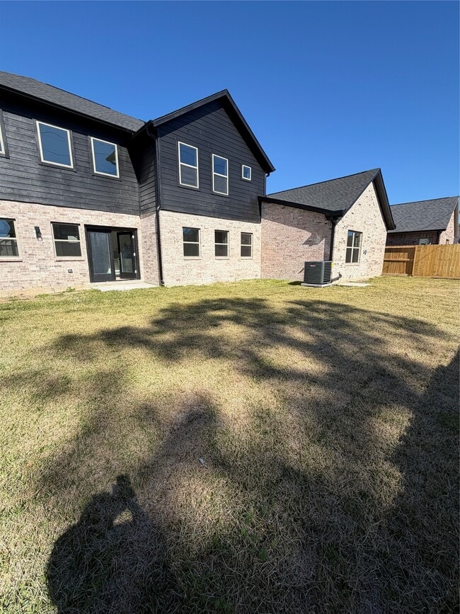 Building Photo - 2523 Liguria Ln