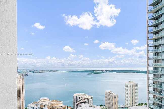 Building Photo - 475 Brickell Ave