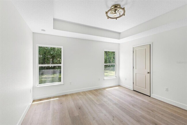 Building Photo - 320 kenora drive