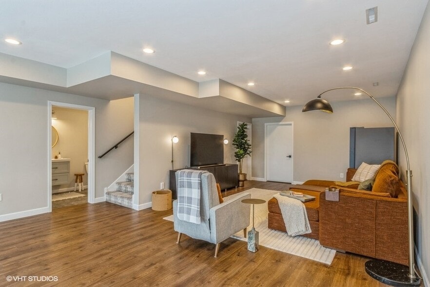 Building Photo - 3744 Lacina Dr SW