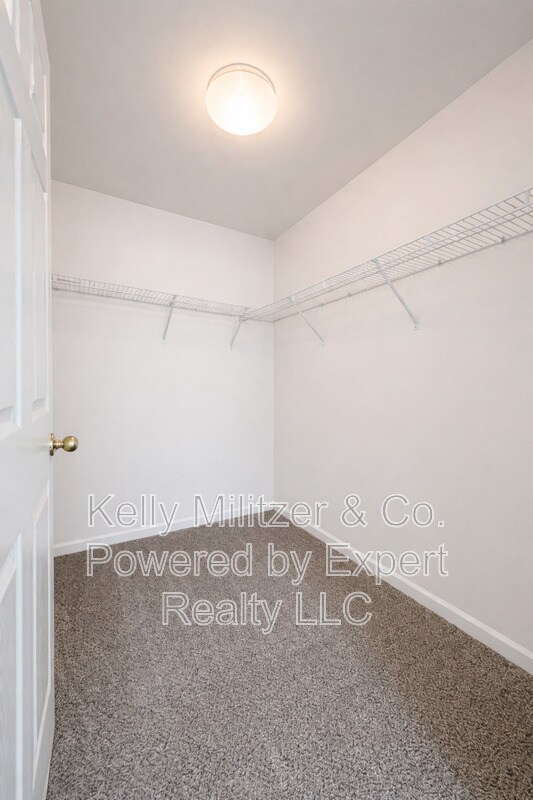 Building Photo - 406 S Church St