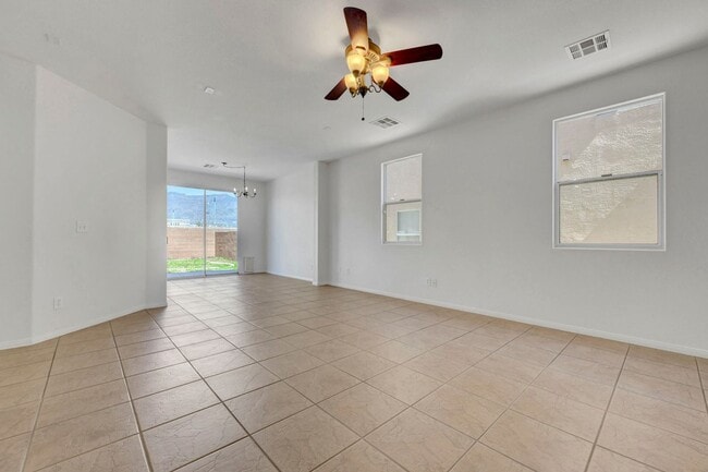 Building Photo - Adorable 2 story in the Northwest! Fresh paint and new carpet!