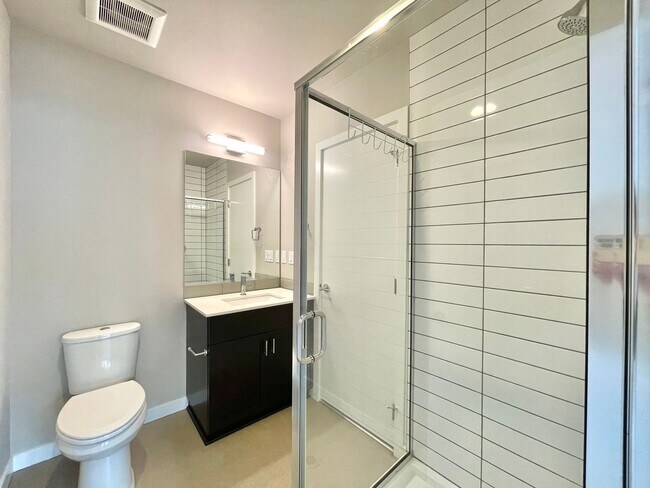 Building Photo - Great Townhome for rent