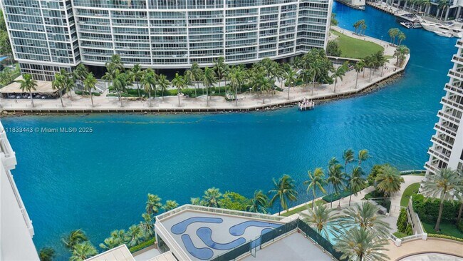 Building Photo - 801 Brickell Key Blvd