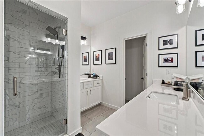 Building Photo - 1077 Glen Opal Dr