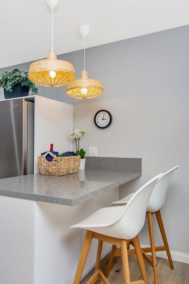 Building Photo - Cozy remodeled 2 beds 1 bath apt in Point Loma