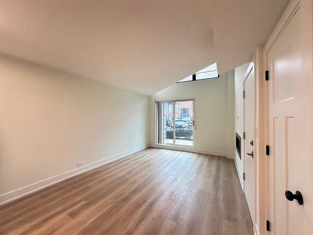 Building Photo - 959 W Grace St