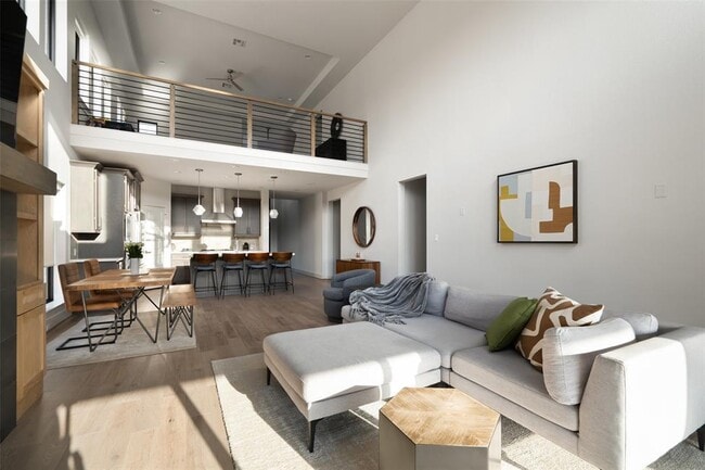 Building Photo - 6517 Empresa Dr