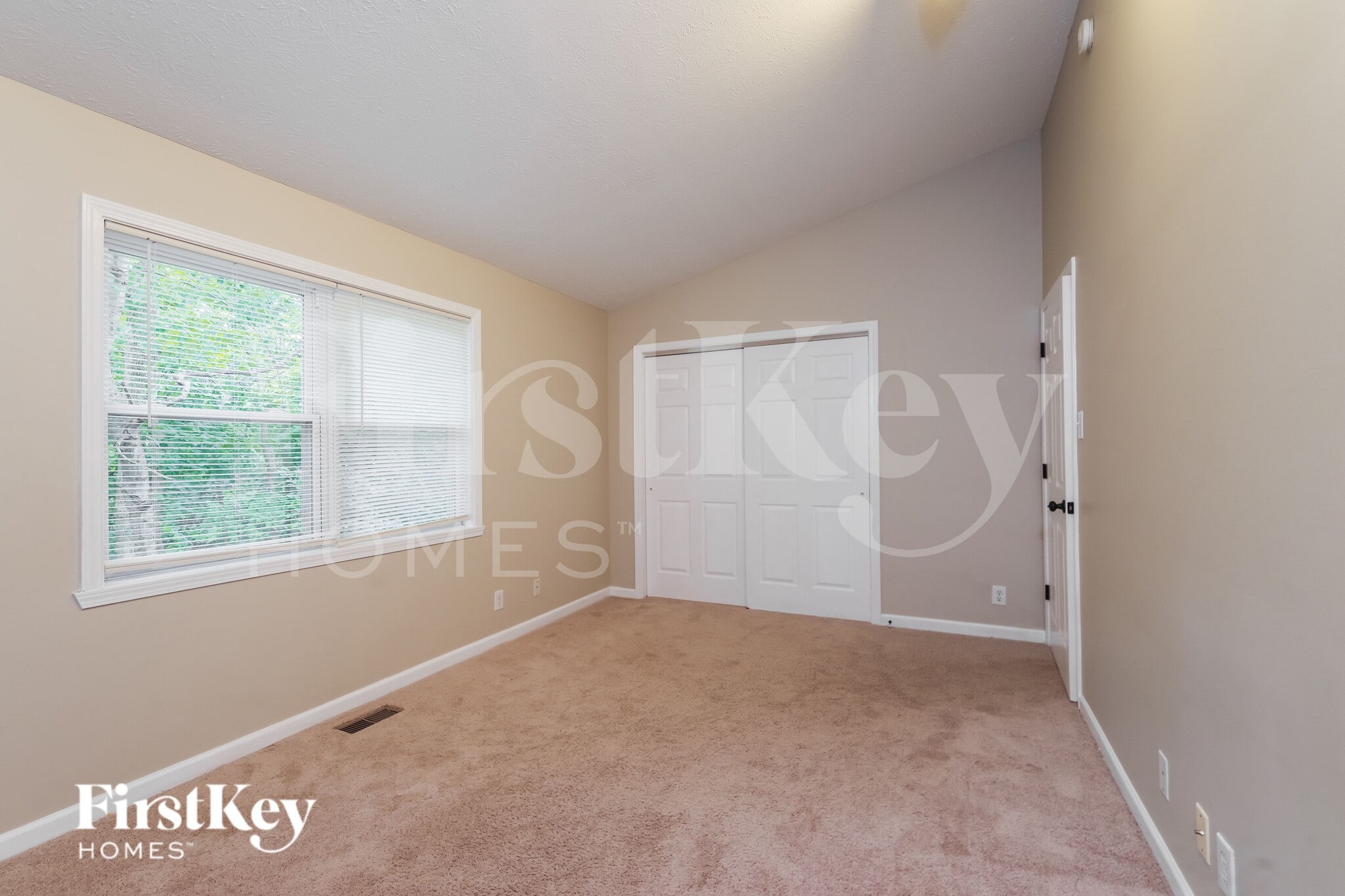 Building Photo - 944 Breaside Ln