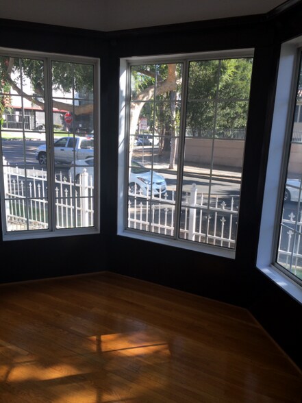 Building Photo - 5702 Carlton Way