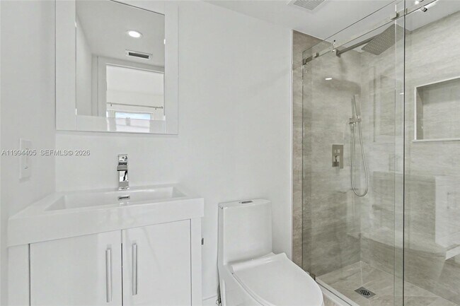 Building Photo - 1220 71st St