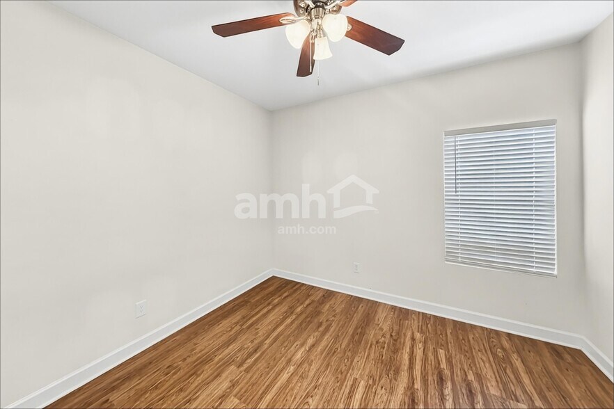 Building Photo - 4870 Beryl Dr