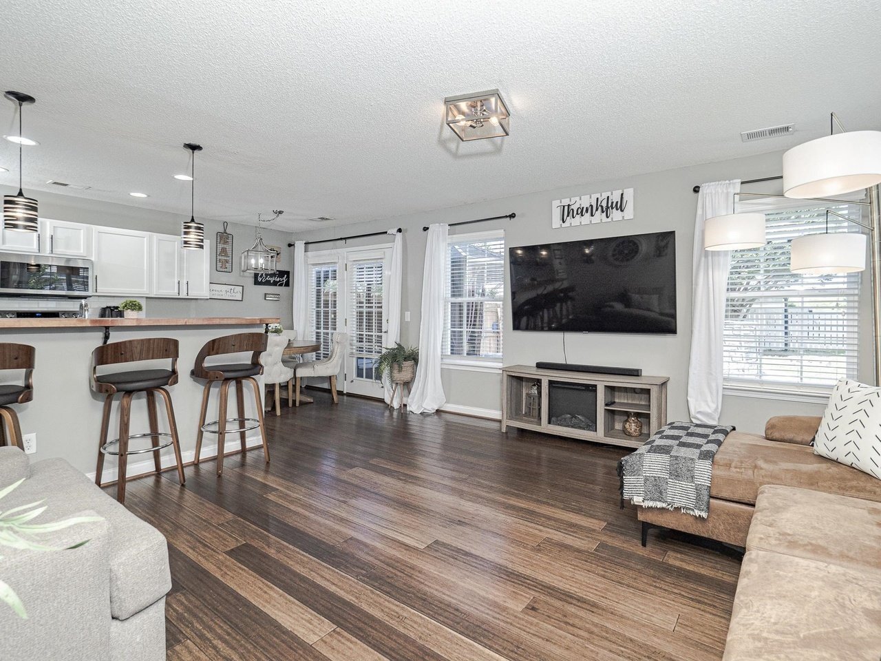 Building Photo - 8117 Bright Oak Trail