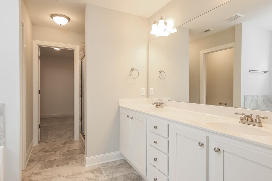 Building Photo - 977 Airedale Trail