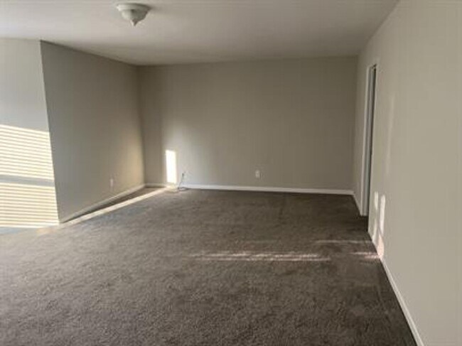 Building Photo - Spacious 3-Bedroom Home in Madison City Schools