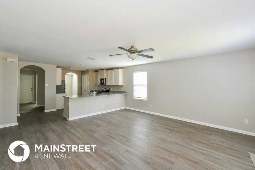 Building Photo - 3111 Begonia Bend