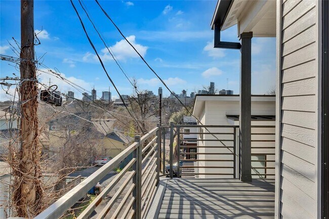 Building Photo - 2105 Pennsylvania Ave