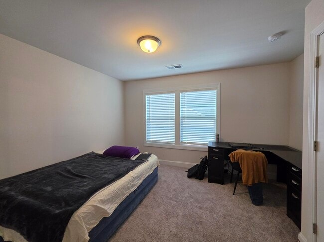 Building Photo - 3360 Rustic Dr