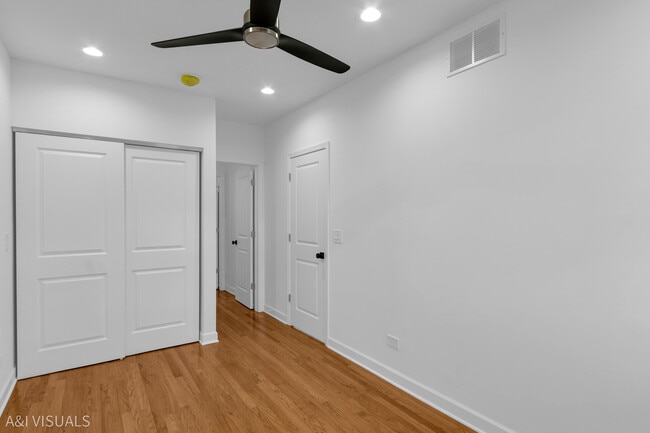 Building Photo - 5841 N Medina Ave