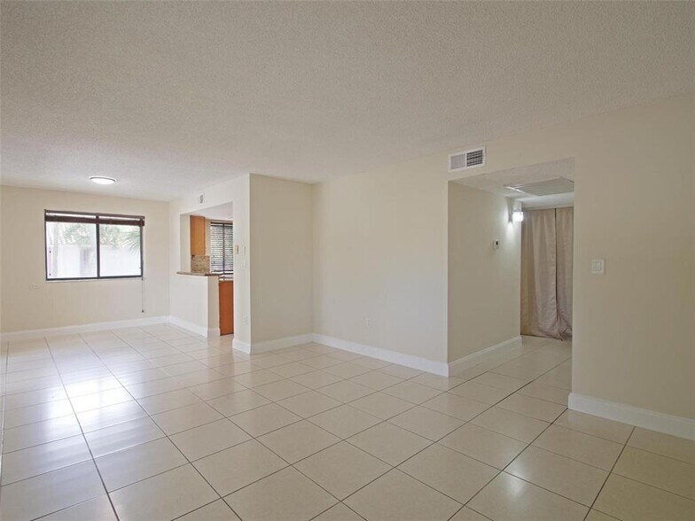 Building Photo - 8321 Coral Lake Dr