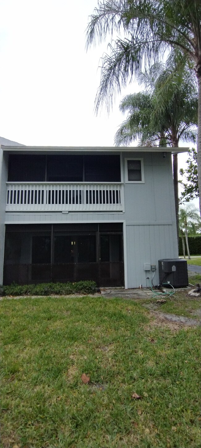 Building Photo - 1621 Woodbridge Lakes Cir