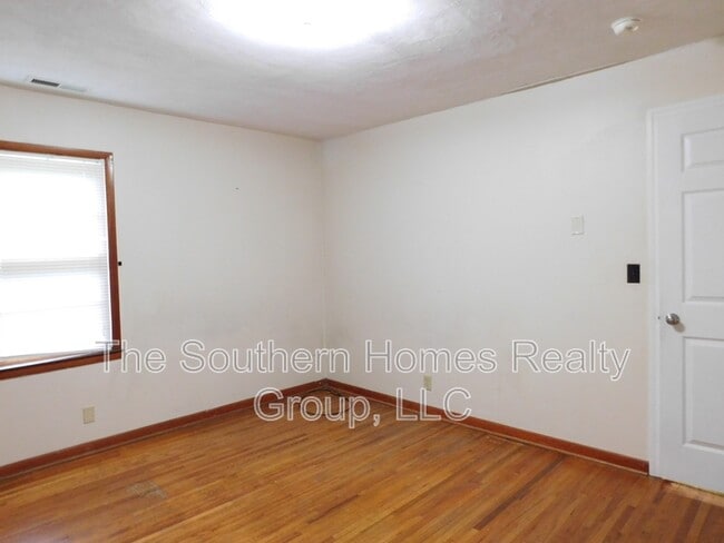 Building Photo - 721 County Rd 119