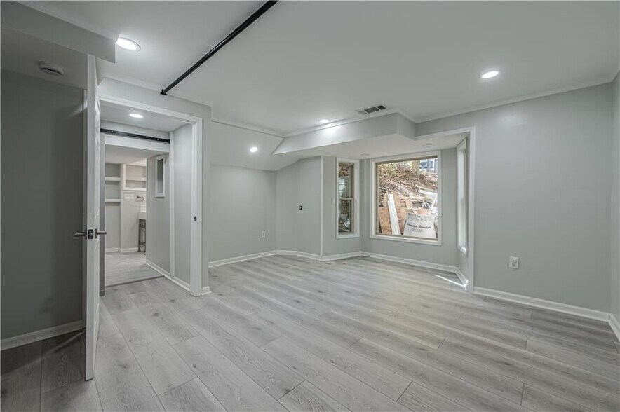 Building Photo - 435 Little Pines Ct