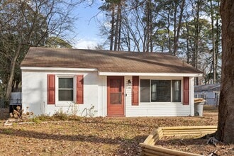 Building Photo - 105 Beverly St