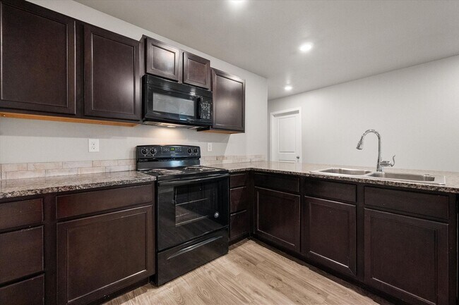 Building Photo - 14409 Avenue X